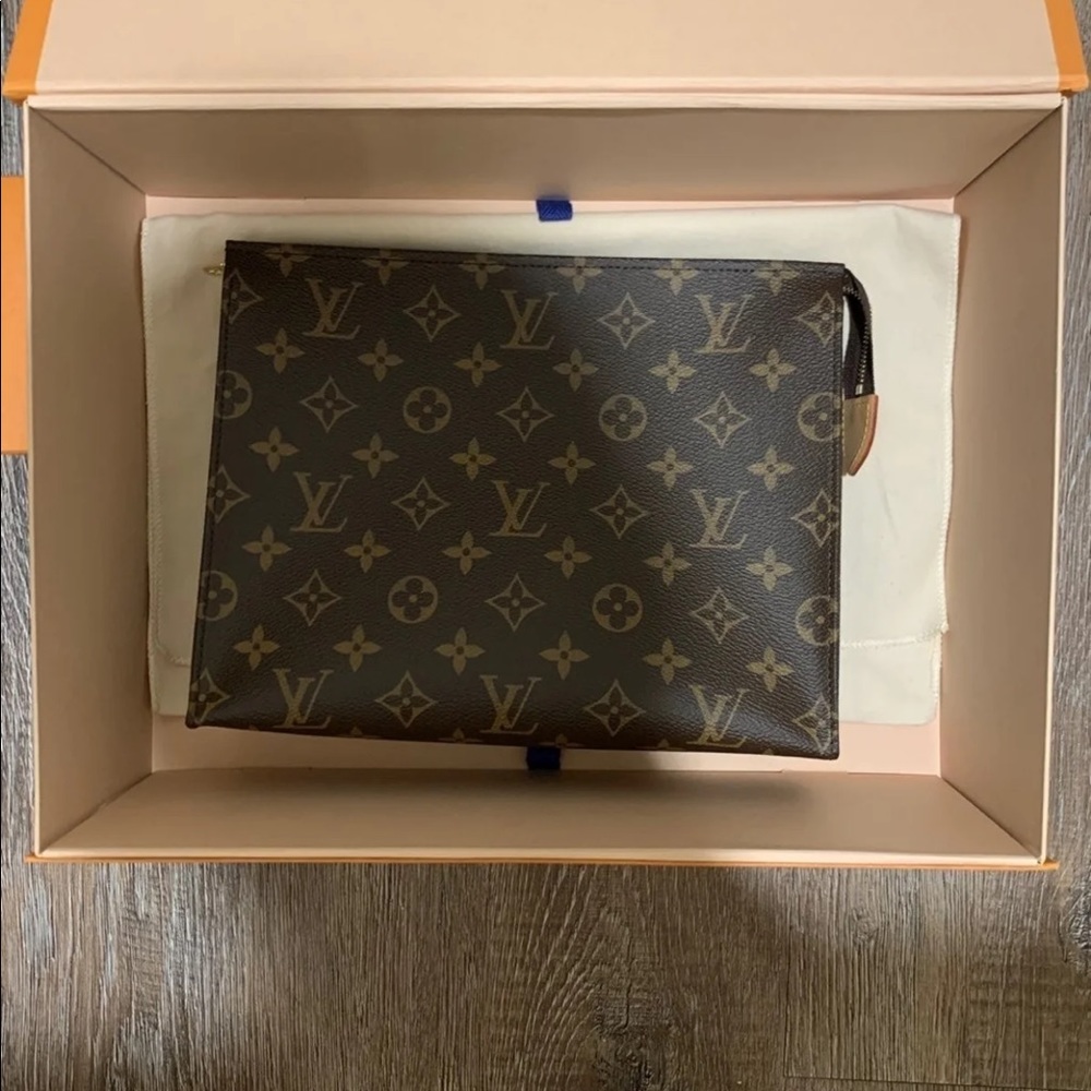 Authentic LV Toiletry 26